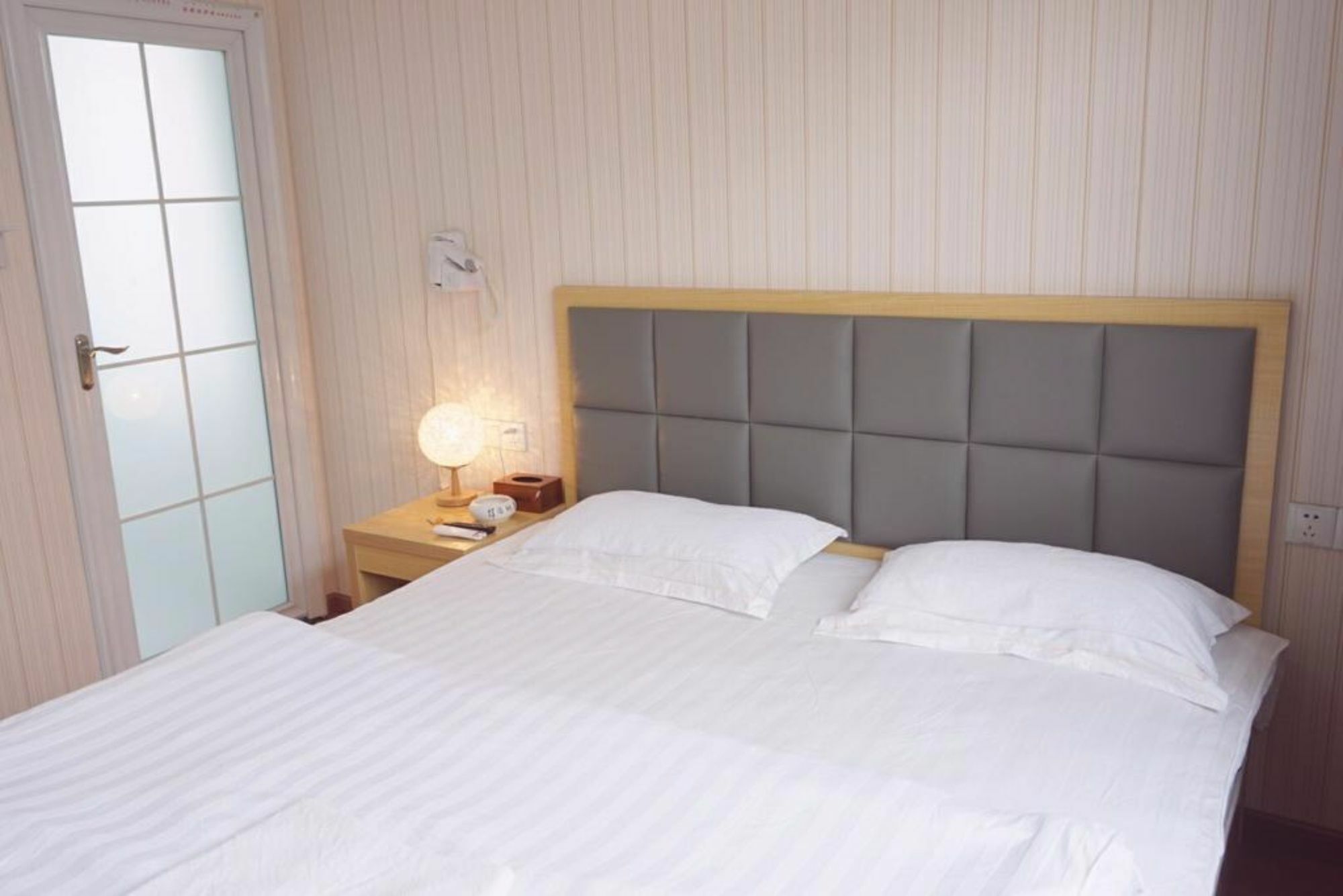 Huanlesong Youth Hostel Wuhan Exterior photo